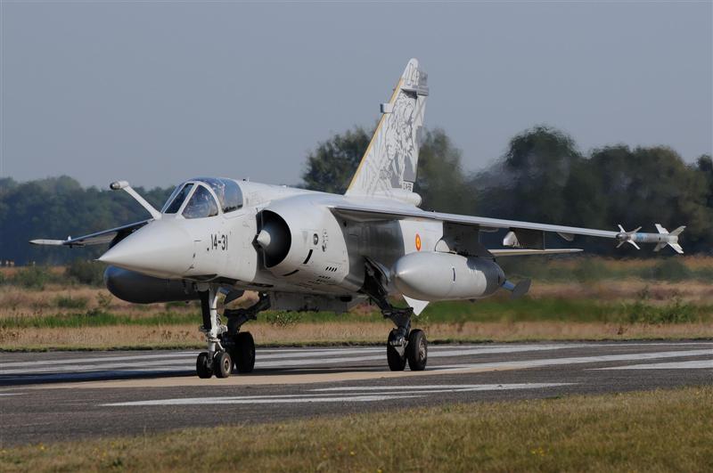 14-31 on taxiway.jpg - 14-31 on taxiway